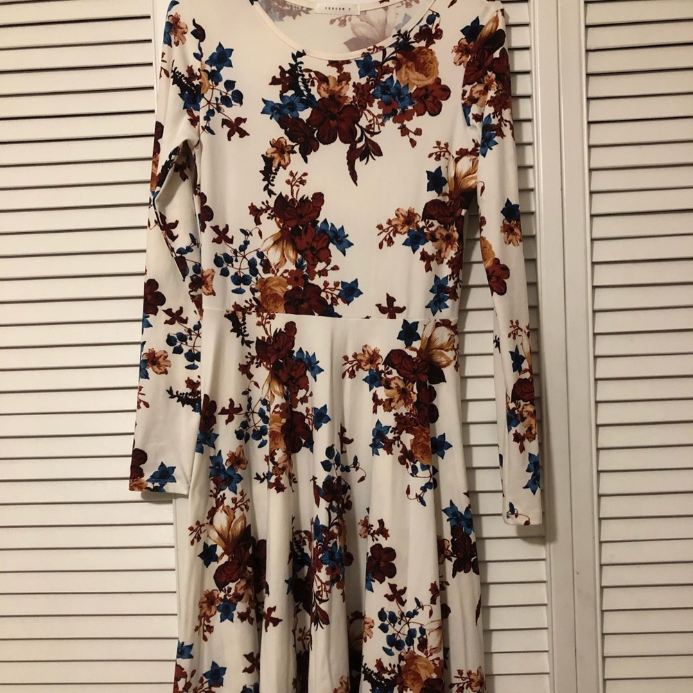Reborn J Ivory Floral Dress - Picture 7 of 7